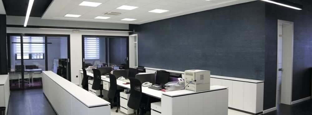 Освітлення робочого місця в офісі: як забезпечити комфортні умови та ефективність працівників - Зображення