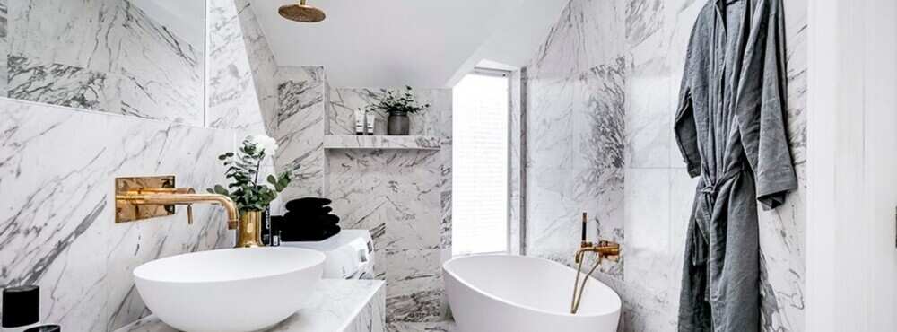 Раскладка плитки в ванной: современные техники и советы - Зображення