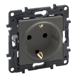 Розетка силовая 2К+С 16А 250В винтовые клеммы Niloe Step Сталь 863421 Legrand - зображення 1