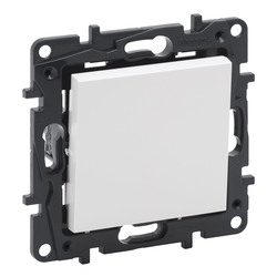 Переключатель 1-клавишный 10А автоматические клеммы Niloe Step Белый 863106 Legrand - зображення 1