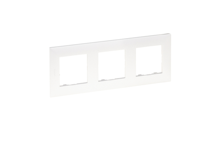 Рамка 3-місна Niloe Step Перлинний 863693 Legrand - Зображення 164712967-5f2fc.jpg