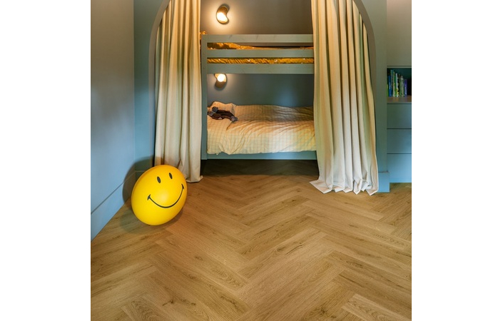 Виниловый пол Ciro Herringbone Дуб ботанический копченый 630х126x6 Quick-Step - Зображення 209389689-f0eab.jpeg