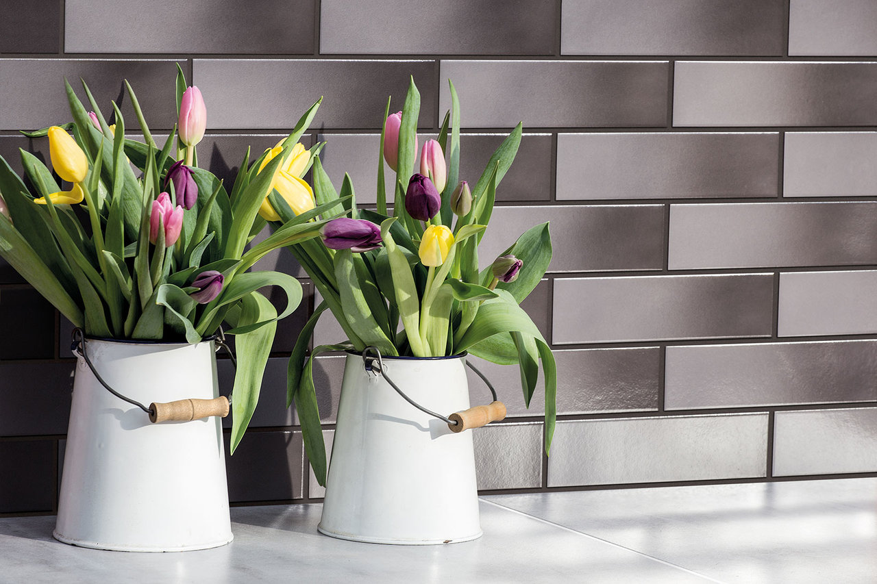 Підвіконник глазурований Szkliwiona Grafit 135x245x13 Cerrad - Зображення 036ae-grafitowa-detal-1-.jpg