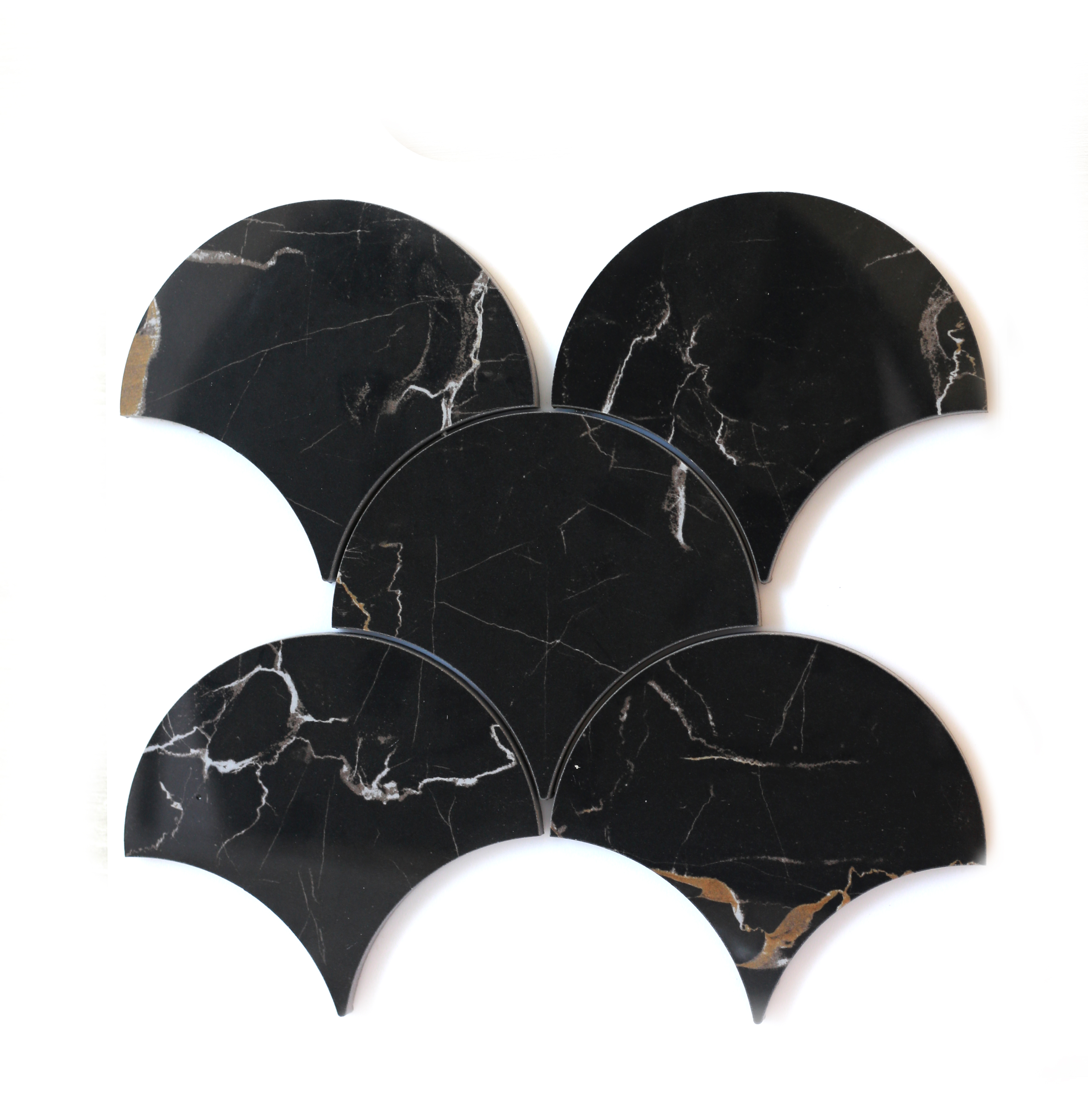 Мозаика Scales CM 3110 SC Black Gold 136x147x10 Котто Керамика - Зображення