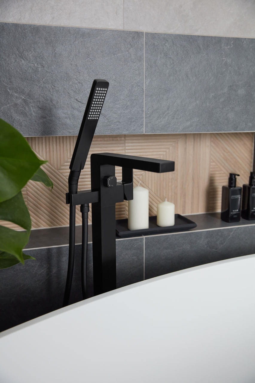 Змішувач для ванни LOGON BLACK 5135-510-81 KFA ARMATURA - Зображення 164707648-f5401.jpg