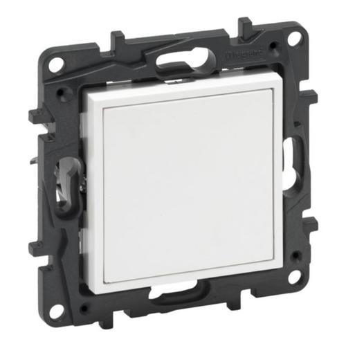 Заглушка Niloe Step Білий 863100 Legrand - Зображення