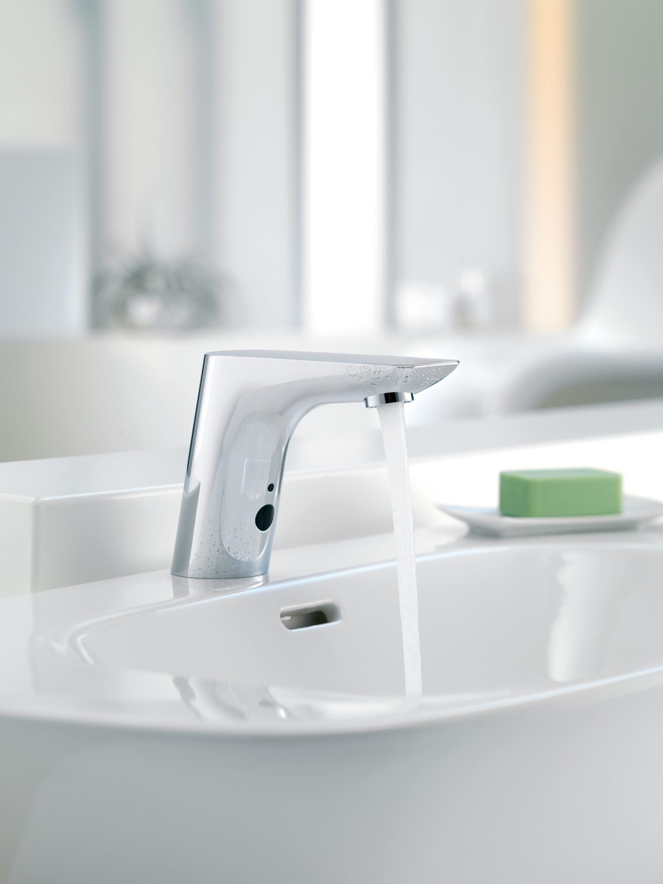 Змішувач для умивальника електронний DN 10 Balance (5210005), Kludi - Зображення 174885-7e97b.jpg