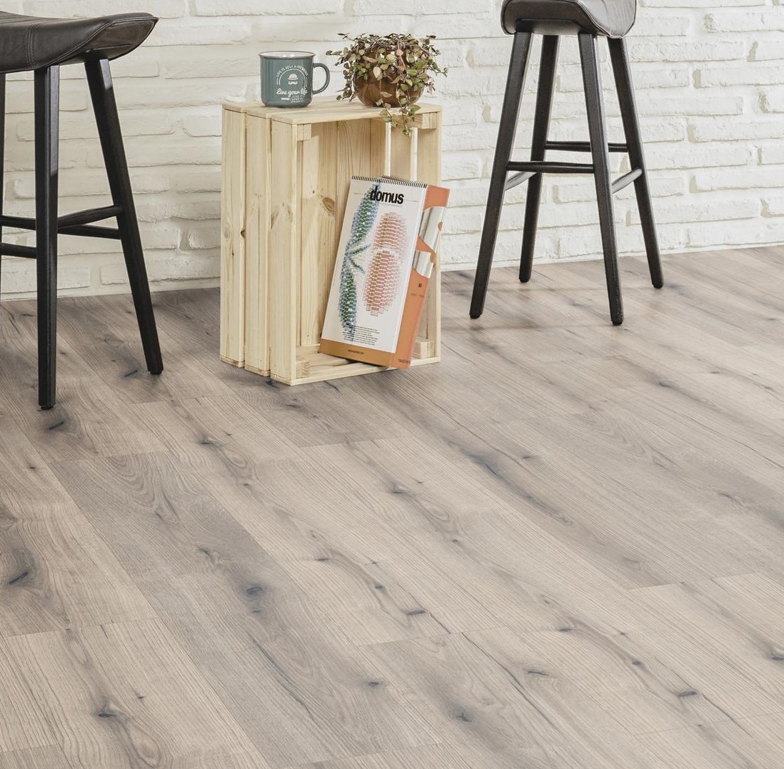 Ламінат Kaindl Natural Touch Standard Plank K5576 Дуб EVOKE KNOT SOLANO - Зображення 1774407-4816b.jpg
