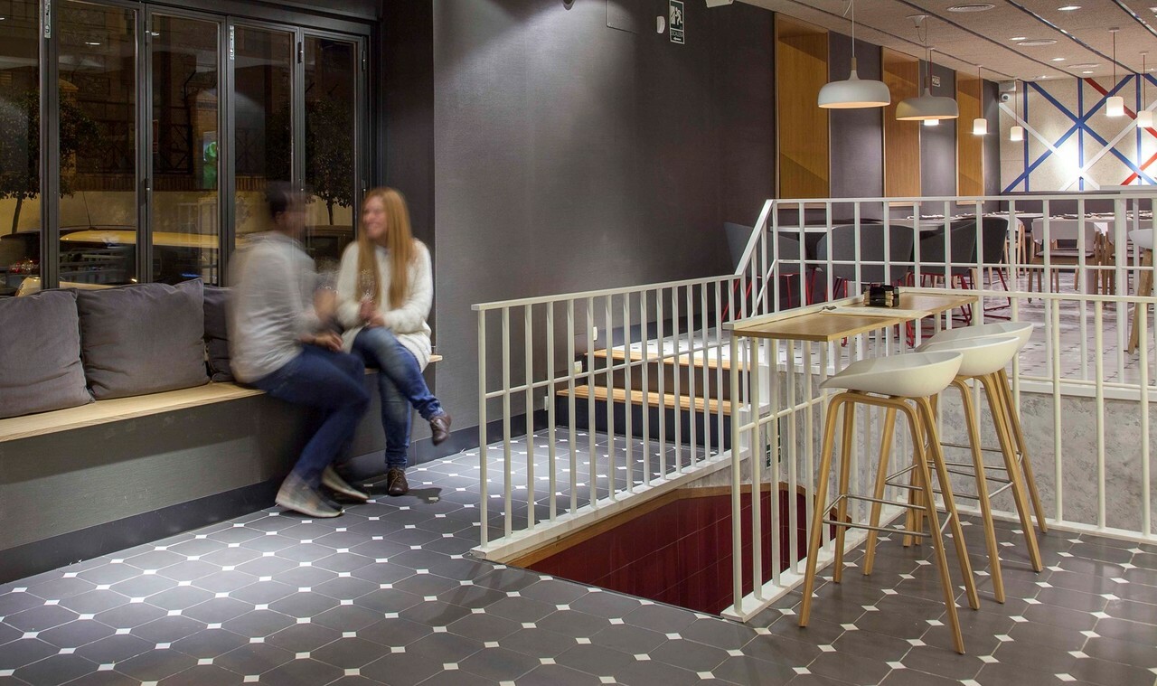 Плитка керамогранітна Octogono Cabaret Humo 200x200x8 Vives - Зображення 1834079-27b24.jpg