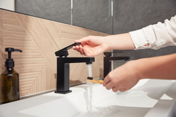 Смеситель для умывальника LOGON BLACK 5132-815-81 KFA ARMATURA - Зображення 1929578-e2b0d.jpg