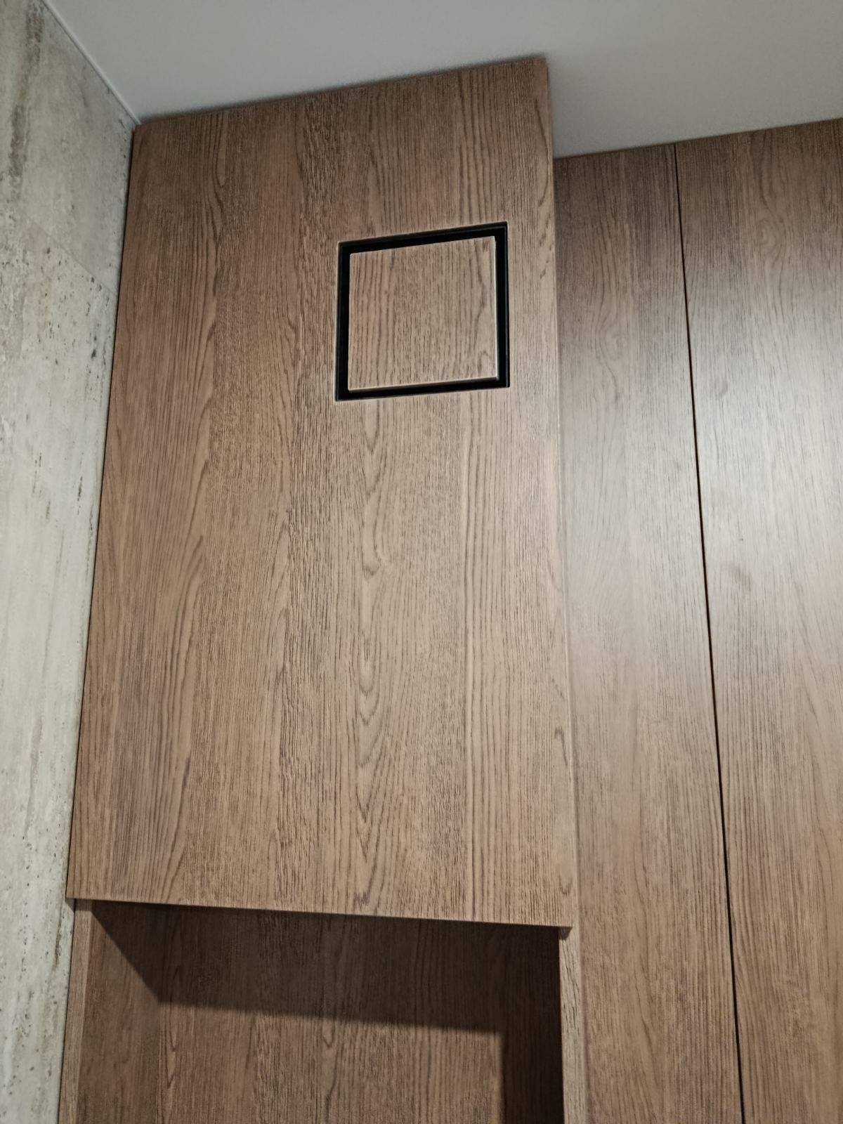 Модуль прихованого монтажу для витяжних вентиляторів dRim Hewa Black AirRoxy - Зображення 198447142-0eb7b.jpg