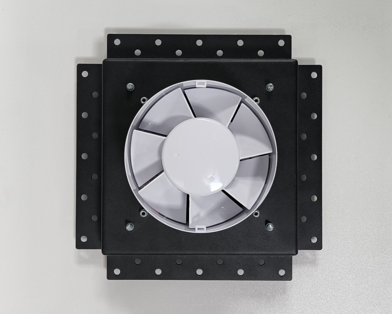 Модуль прихованого монтажу для витяжних вентиляторів dRim Hewa Black AirRoxy - Зображення 198447142-b1a85.jpg