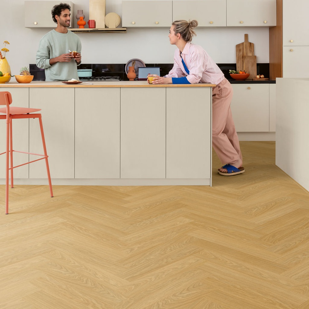 Виниловый пол Ciro Herringbone Дуб чистый медовый 630х126x6 Quick-Step - Зображення 209389693-94309.jpeg