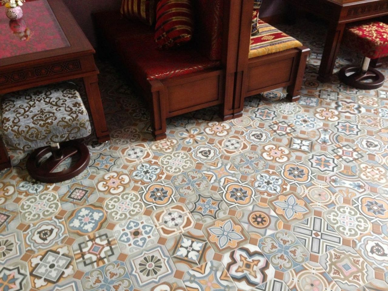 Плитка керамогранітна Octogono Musichalls Multicolor декор 200x200x8 Vives - Зображення 211576-66d52.jpg