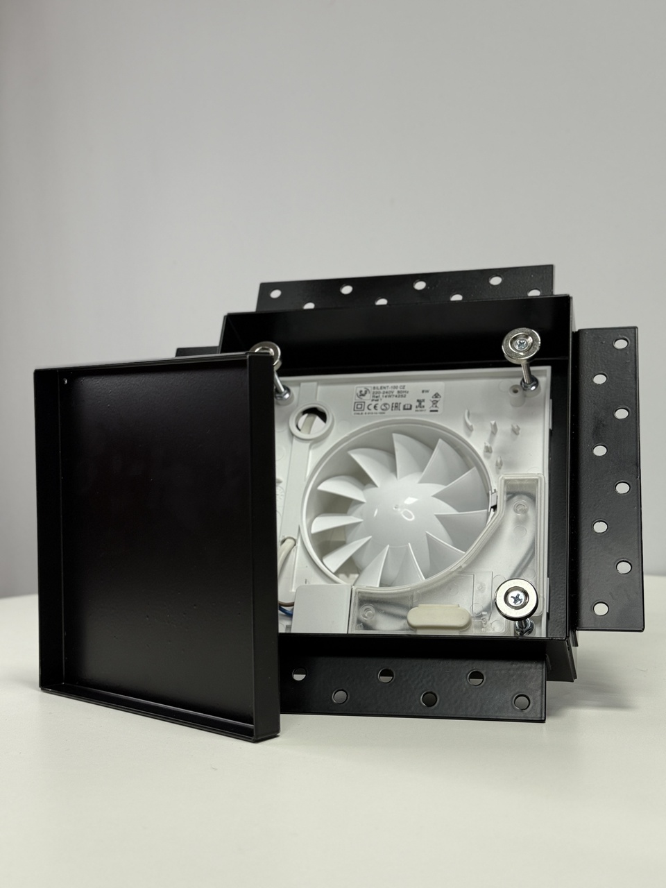 Модуль прихованого монтажу для витяжних вентиляторів Silent-100 чорний Soler&Palau - Зображення 212342875-1d16e.jpg