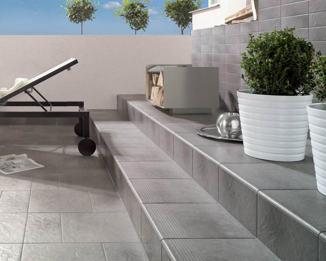 Сходинка з капіносом кутова Taurus Grys 330x330x11 Paradyz - Зображення 23a62-aranzacja-klasycznego-szarego-tarasu-klinkier-taurus-grys-ceramika-paradyz.jpg